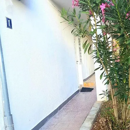 Babaloo * Gornji Karin