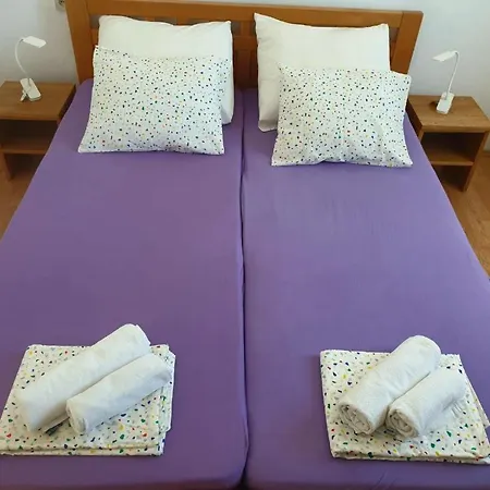 Babaloo Gornji Karin