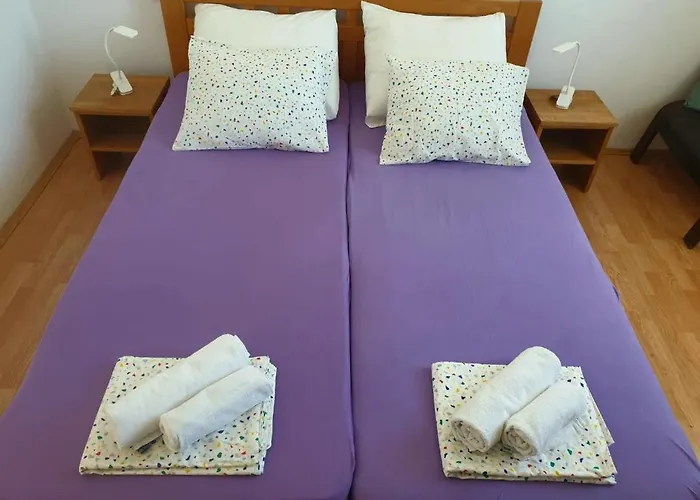 Babaloo Gornji Karin