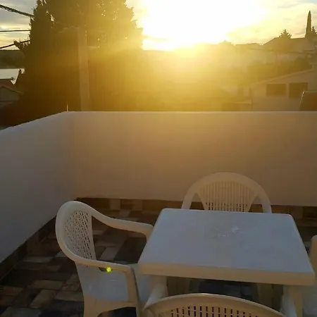 Babaloo Gornji Karin