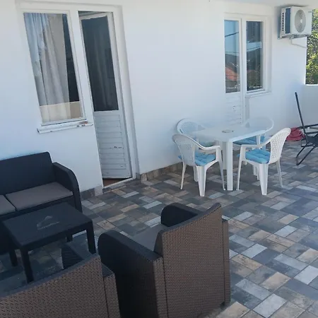 Babaloo Apartman Gornji Karin