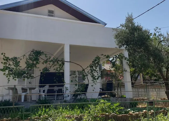 Babaloo Gornji Karin